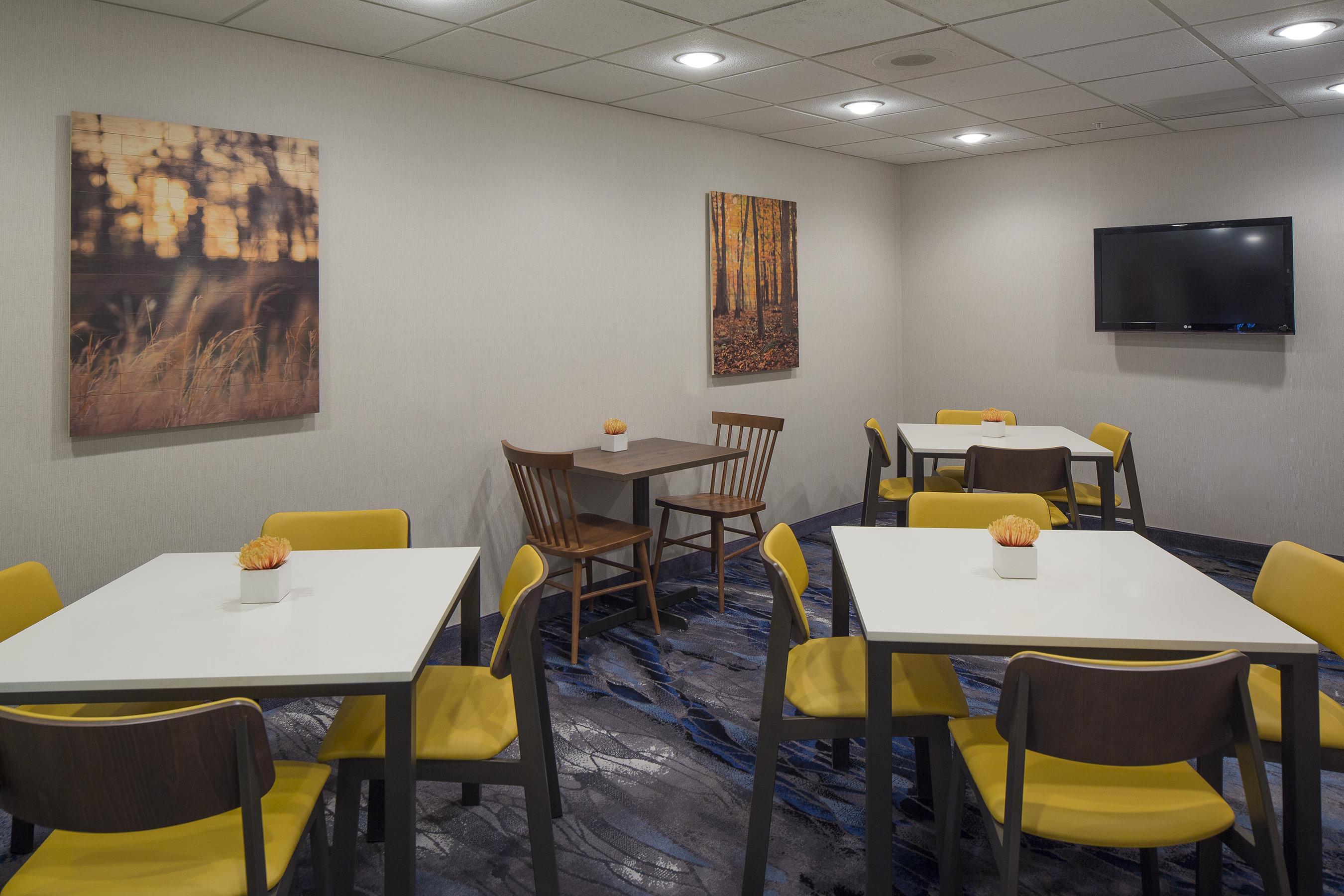 Fairfield Inn & Suites By Marriott Orlando Lake Buena Vista Exterior photo