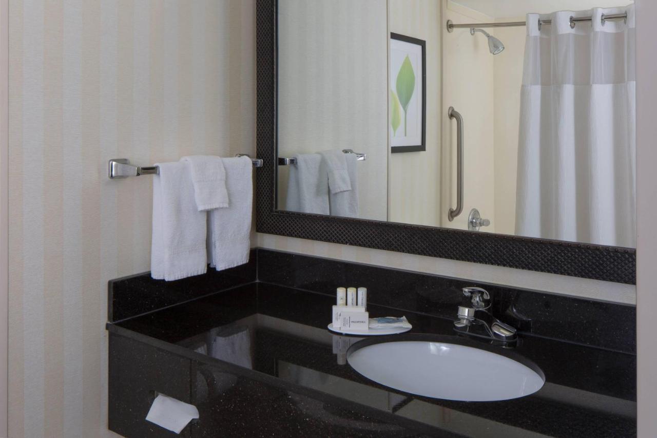 Fairfield Inn & Suites By Marriott Orlando Lake Buena Vista Exterior photo