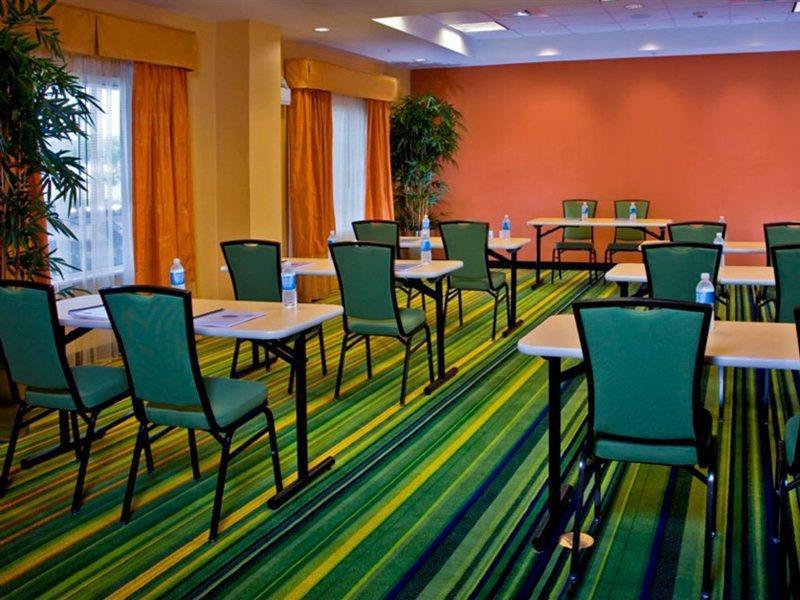 Fairfield Inn & Suites By Marriott Orlando Lake Buena Vista Exterior photo