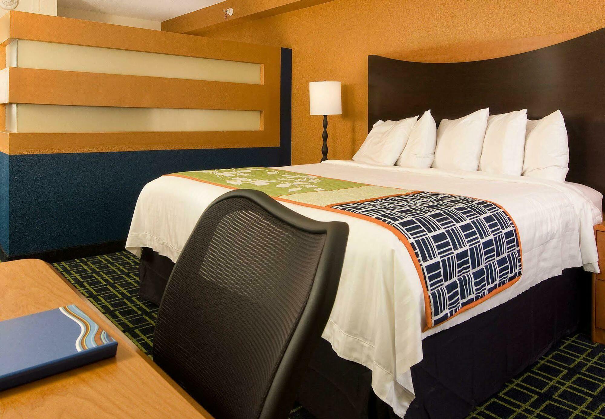 Fairfield Inn & Suites By Marriott Orlando Lake Buena Vista Exterior photo