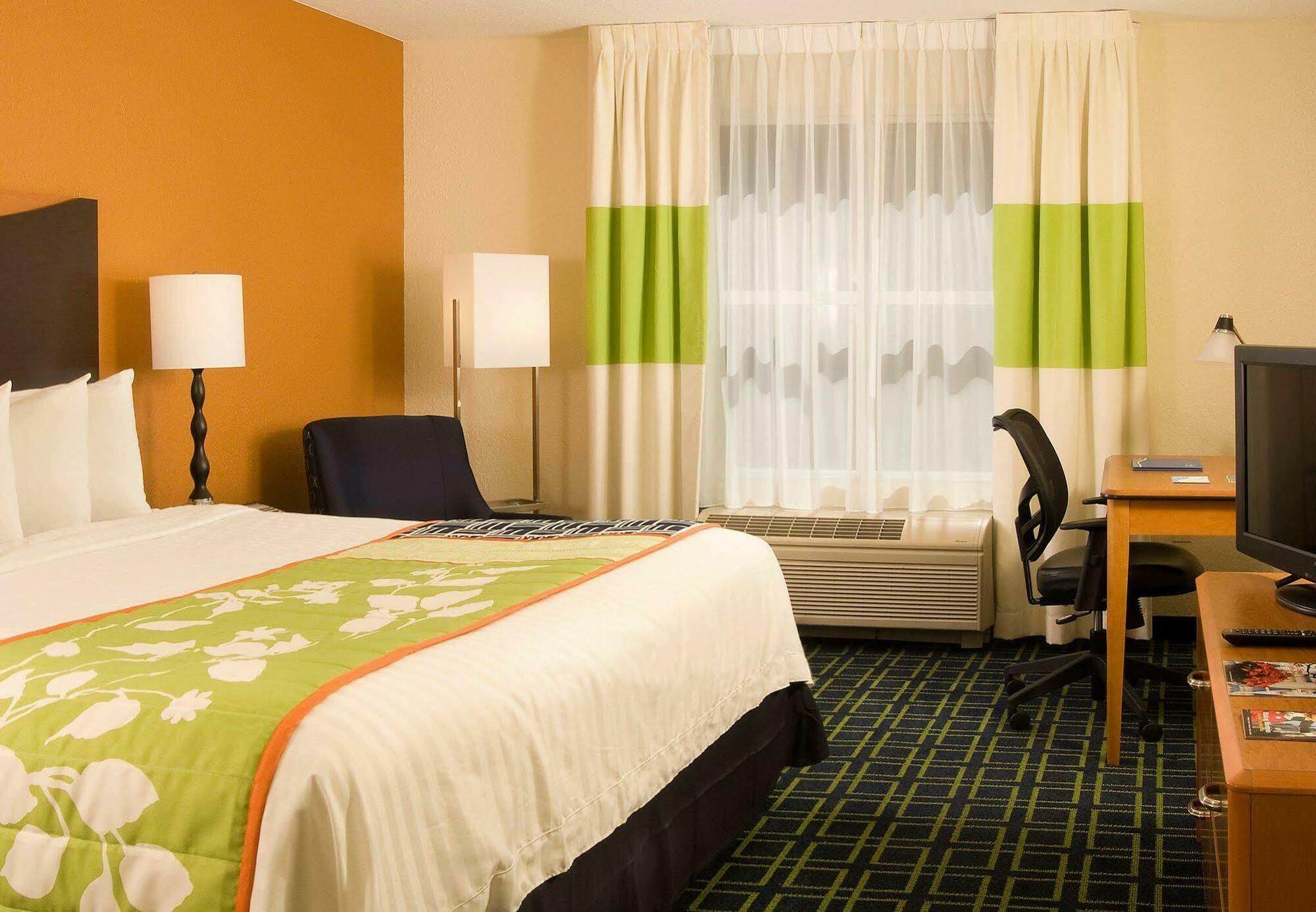 Fairfield Inn & Suites By Marriott Orlando Lake Buena Vista Exterior photo