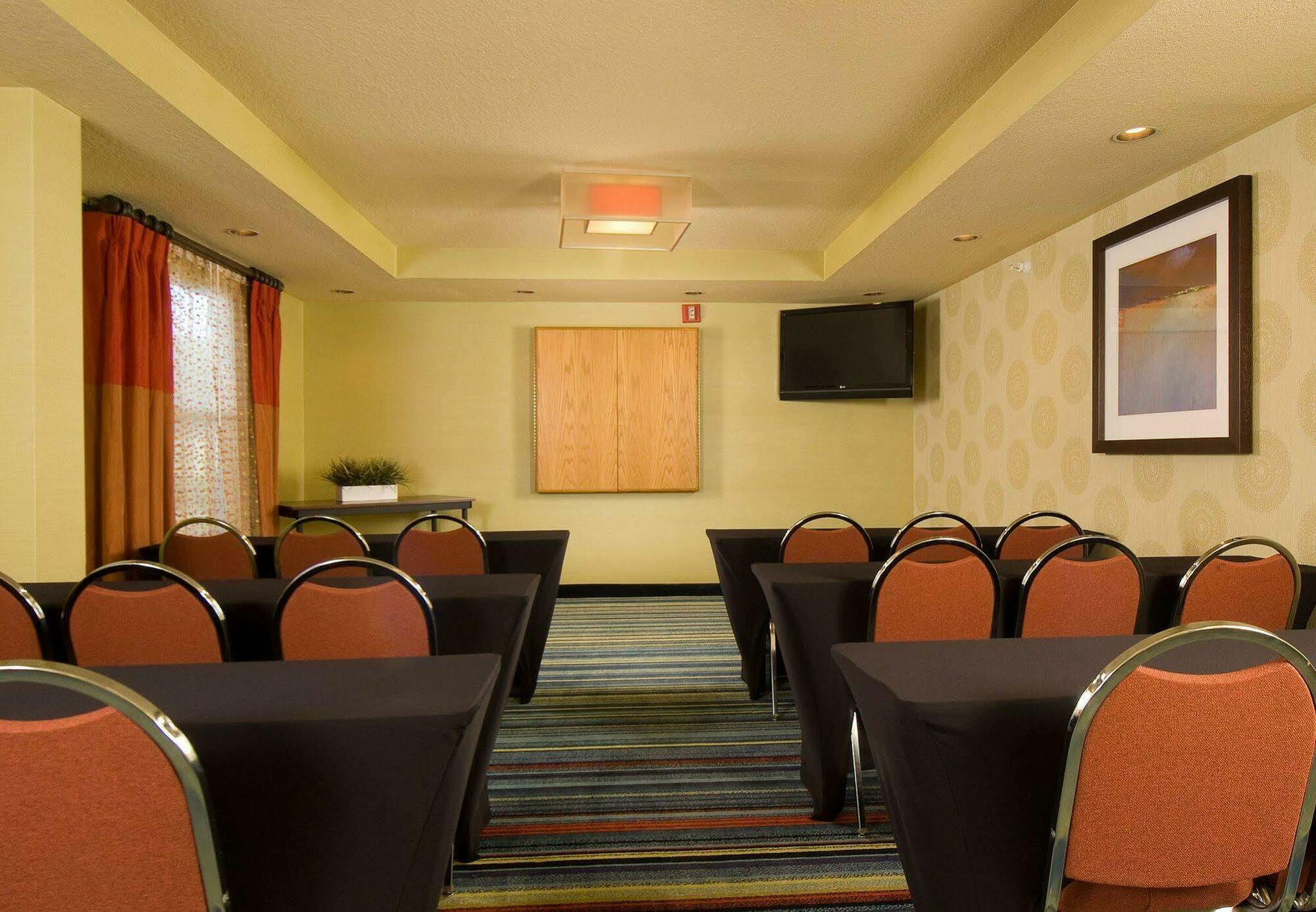 Fairfield Inn & Suites By Marriott Orlando Lake Buena Vista Exterior photo