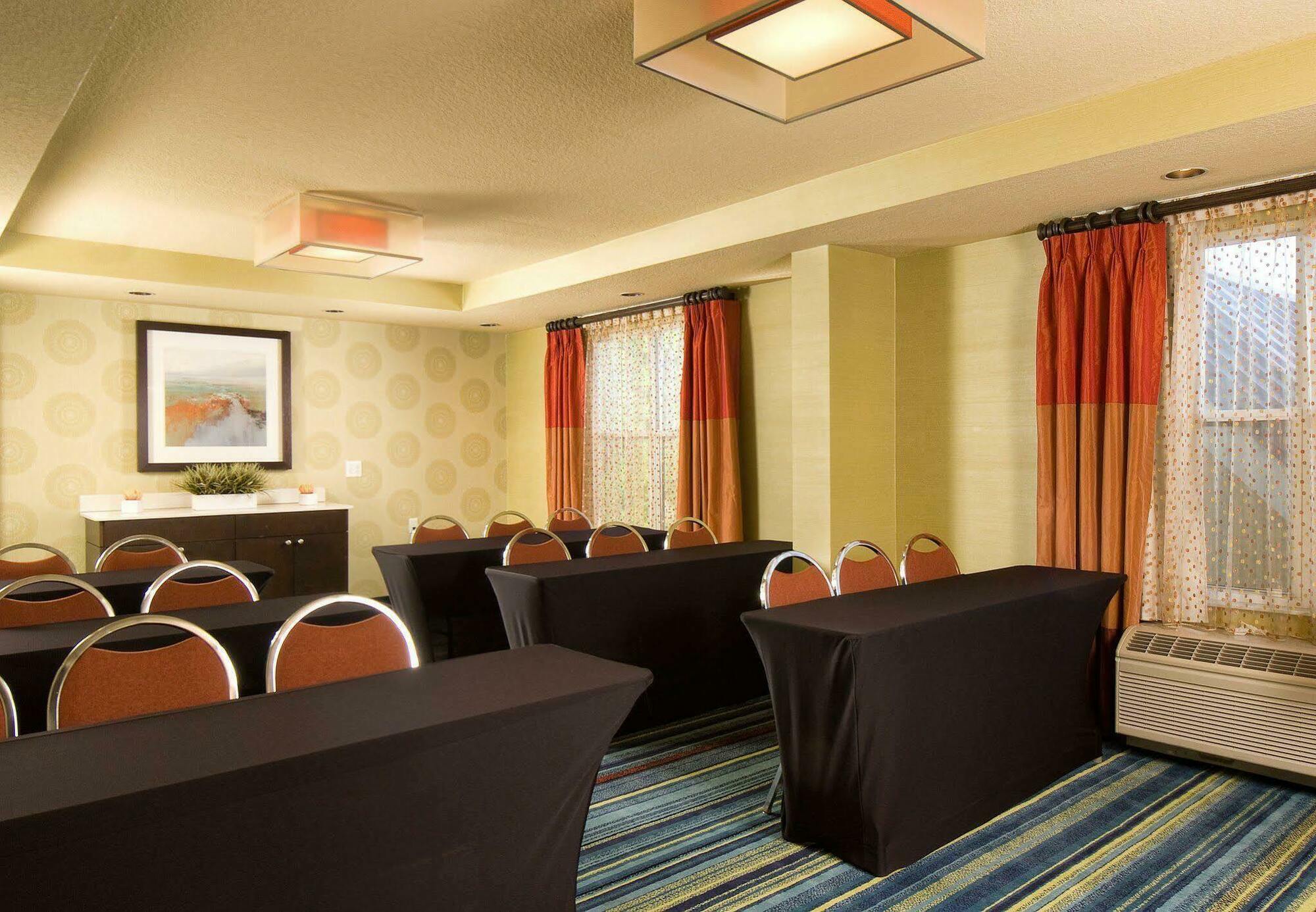 Fairfield Inn & Suites By Marriott Orlando Lake Buena Vista Exterior photo